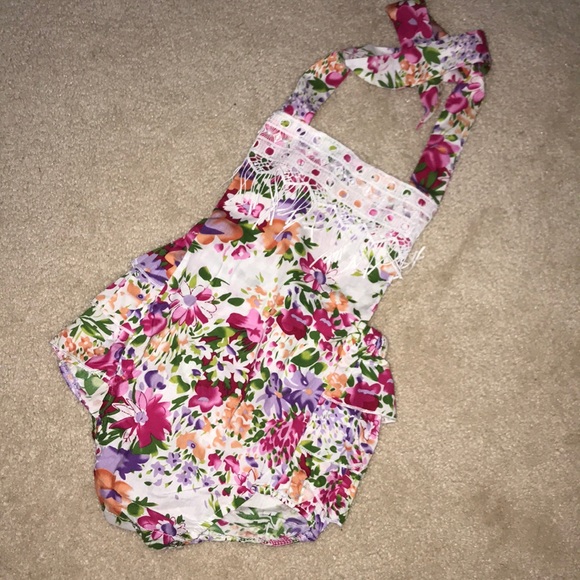 Floral romper - Picture 2 of 7